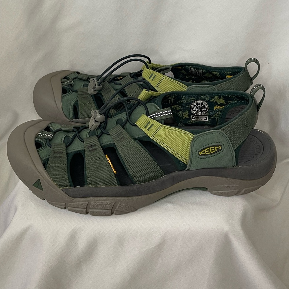 Keen Men's Newport H2 Hybrid Sandals - Green - Size 12